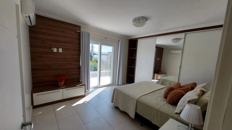 Casa com 4 dormitórios e piscina no condomínio Dubai: 23ª foto da galeria de imagens do imóvel