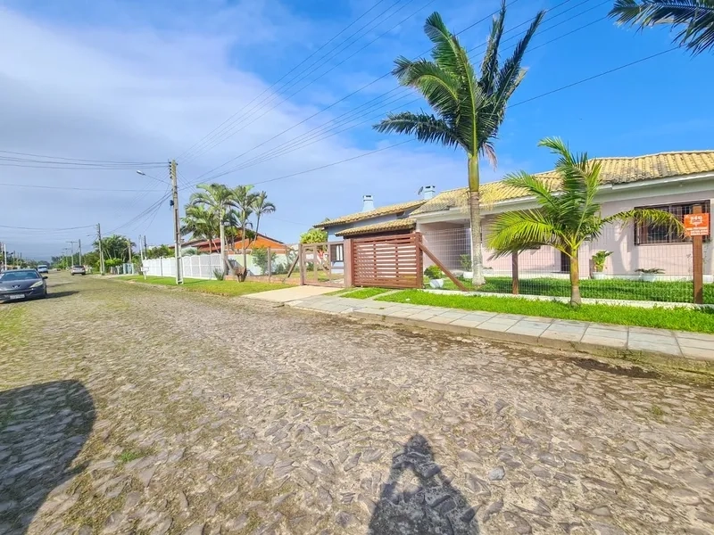 Casa 3 dormitórios no bairro a poucas quadras do mar- terreno inteiro: 30ª foto da galeria de imagens do imóvel