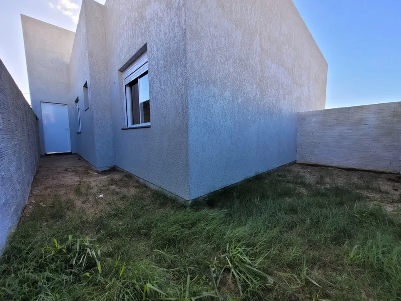 CASA GEMINADA ACONCHEGANTE- JARDIM BEIRA MAR: 10ª foto da galeria de imagens do imóvel