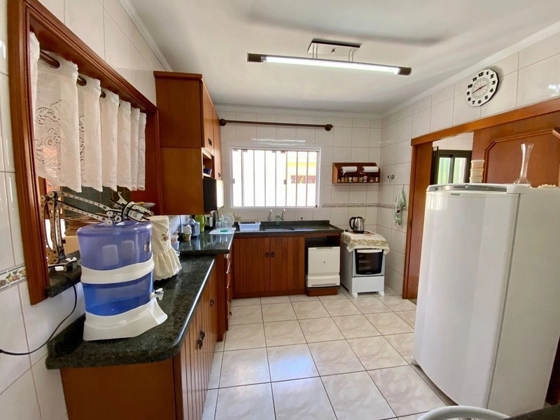 Casa bairro nobre próxima ao mar: 11ª foto da galeria de imagens do imóvel