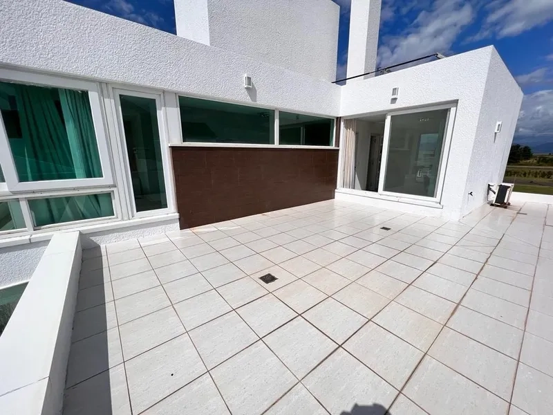 Casa de cinema com 4 Suítes e piscina no condomínio Condado: 4ª foto da galeria de imagens do imóvel