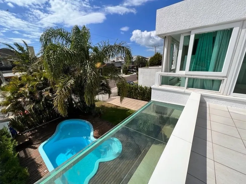 Casa de cinema com 4 Suítes e piscina no condomínio Condado: 3ª foto da galeria de imagens do imóvel