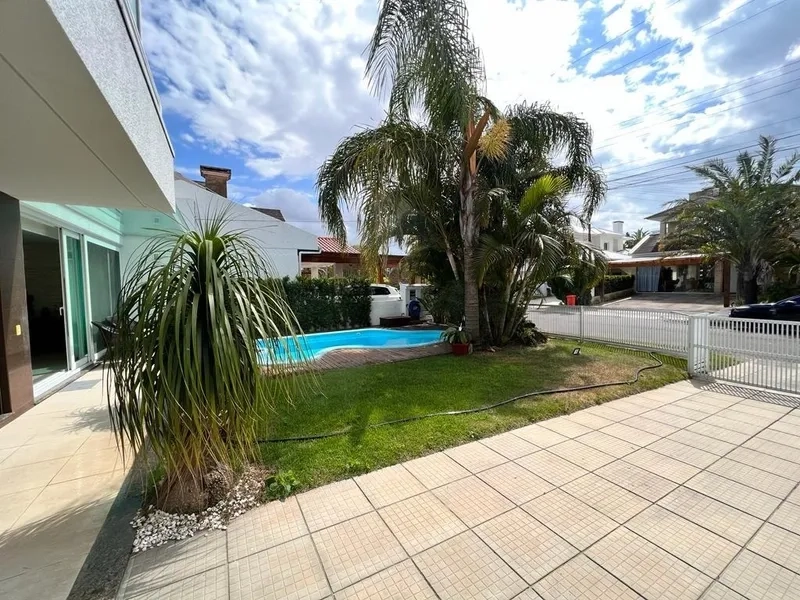 Casa de cinema com 4 Suítes e piscina no condomínio Condado: 28ª foto da galeria de imagens do imóvel