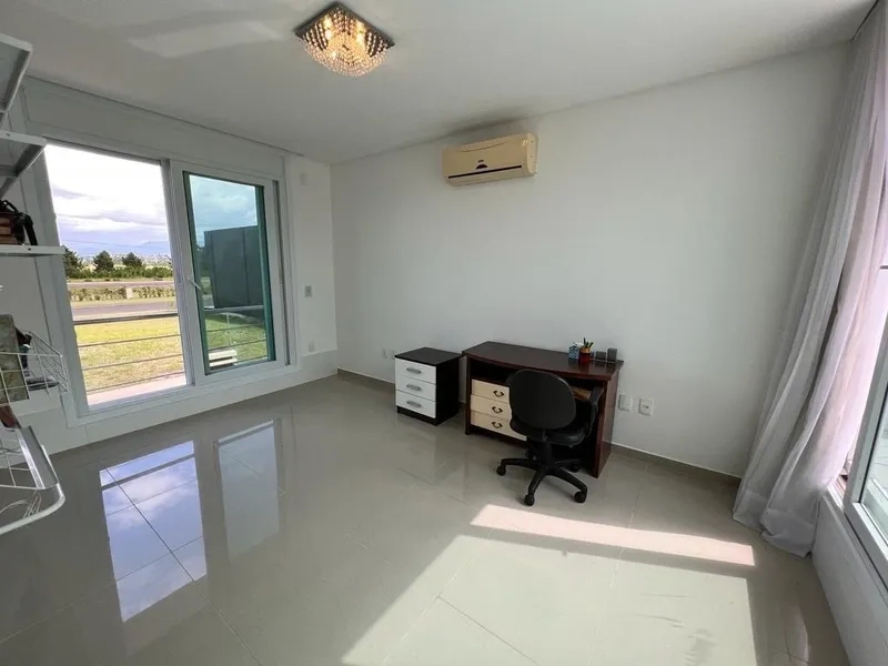 Casa de cinema com 4 Suítes e piscina no condomínio Condado: 6ª foto da galeria de imagens do imóvel