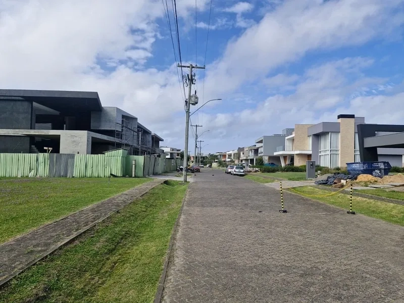 Terreno com 608m² frente Leste no condomínio Ilhas Resort: 5ª foto da galeria de imagens do imóvel