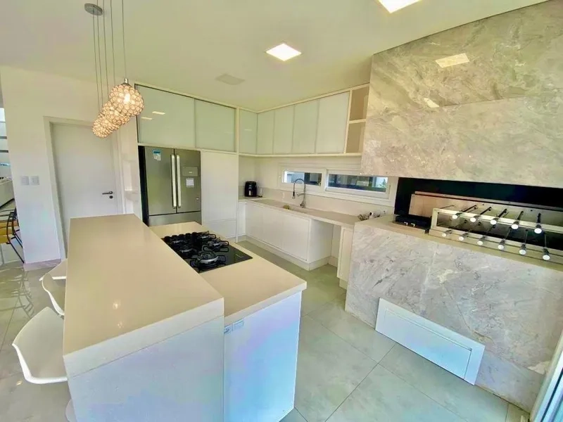 Casa com 4 suítes mobiliada e decorada no condomínio Ilhas Resort: 2ª foto da galeria de imagens do imóvel