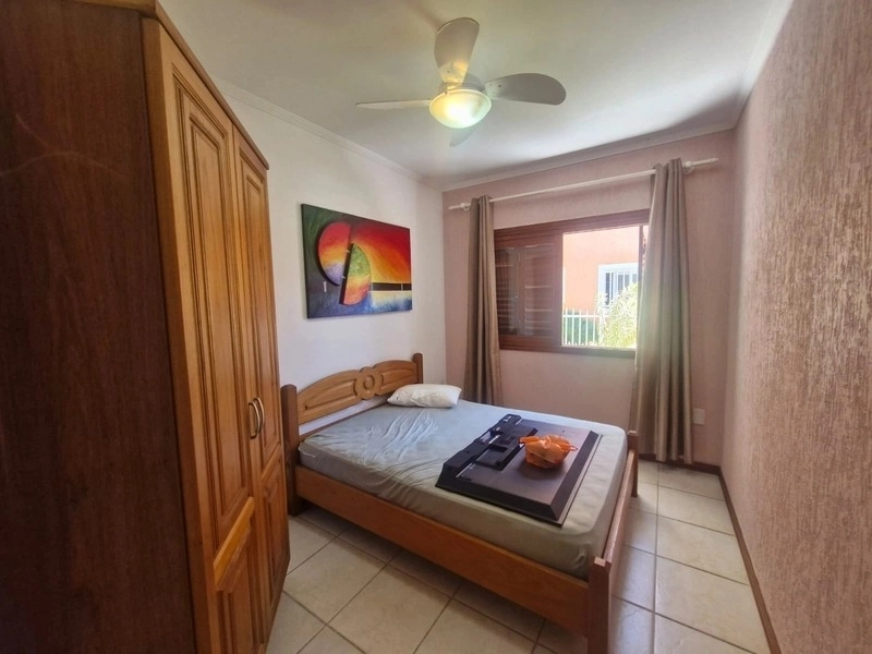 Casa a uma quadra do mar com 4 dormitórios: 18ª foto da galeria de imagens do imóvel