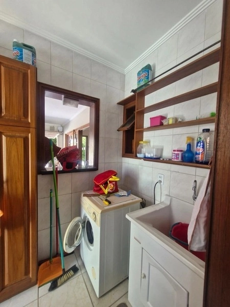 Casa a uma quadra do mar com 4 dormitórios: 24ª foto da galeria de imagens do imóvel