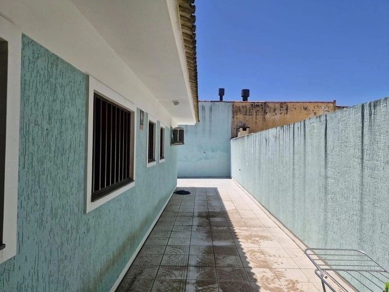 Casa a uma quadra do mar com 4 dormitórios: 32ª foto da galeria de imagens do imóvel