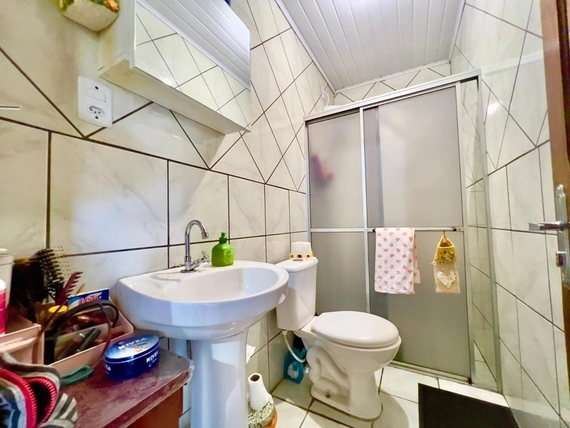 Casa com 2 dormitórios e pátio enorme no bairro Araça: 9ª foto da galeria de imagens do imóvel