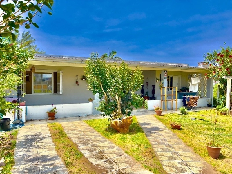 Casa com 2 dormitórios e pátio enorme no bairro Araça: 14ª foto da galeria de imagens do imóvel