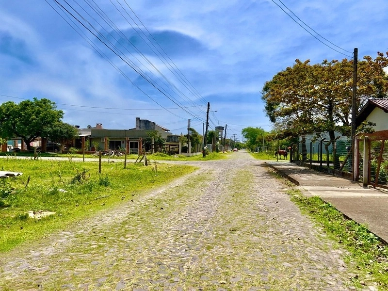 Casa com 2 dormitórios e pátio enorme no bairro Araça: 17ª foto da galeria de imagens do imóvel