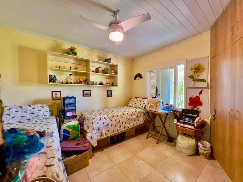 Casa com 2 dormitórios e pátio enorme no bairro Araça: 6ª foto da galeria de imagens do imóvel