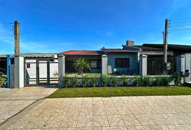 Casa com 3 dormitórios na Zona Nova: 1ª foto da galeria de imagens do imóvel