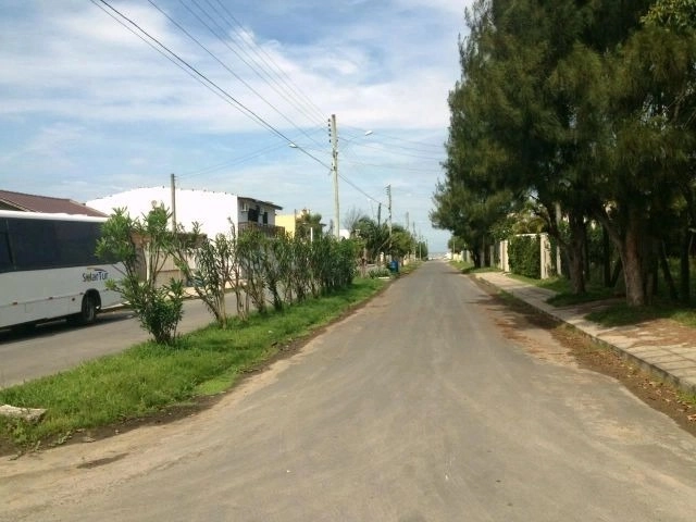 Terreno 2 quadras do mar no Arco Iris em Capão da Canoa: 1ª foto da galeria de imagens do imóvel