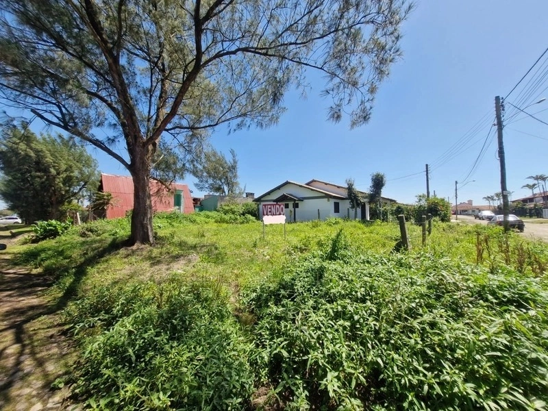 Terreno com ótima posição solar bem localizado: 1ª foto da galeria de imagens do imóvel