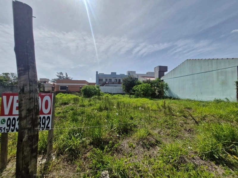Terreno bem localizado à duas quadras do mar no bairro Zona Norte: 5ª foto da galeria de imagens do imóvel