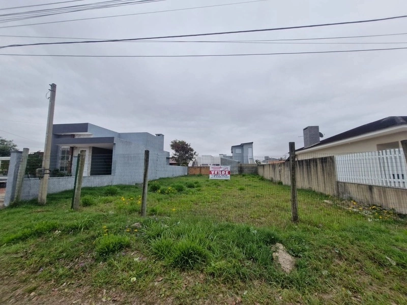 Terreno em ótima localização perfeito para você construir: 1ª foto da galeria de imagens do imóvel