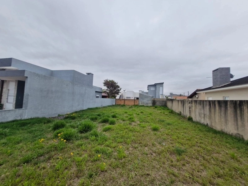 Terreno em ótima localização perfeito para você construir: 2ª foto da galeria de imagens do imóvel