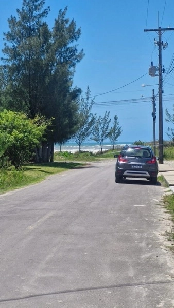 Terreno a duas quadras do mar ótimo para investir: 4ª foto da galeria de imagens do imóvel