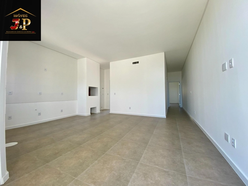 Casa na avenida com 2 dormitórios: 2ª foto da galeria de imagens do imóvel