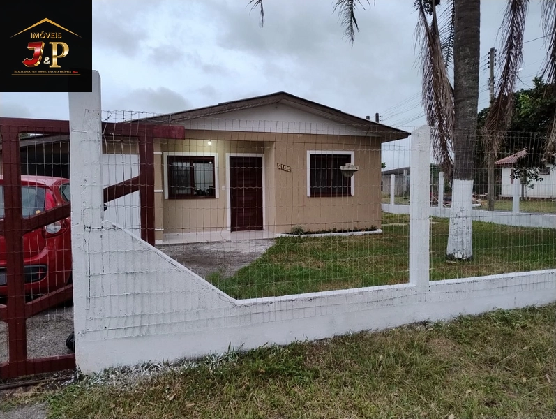 Casa no centro com 2 dormitórios e grande pátio: 7ª foto da galeria de imagens do imóvel