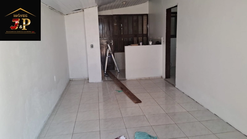Casa no centro com 2 dormitórios e grande pátio: 14ª foto da galeria de imagens do imóvel