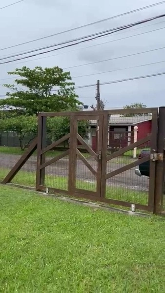 CASA COM 2 TERRENOS MUITO BEM LOCALIZADA NO ARAÇÁ -CAPÃO DA CANOA: 6ª foto da galeria de imagens do imóvel