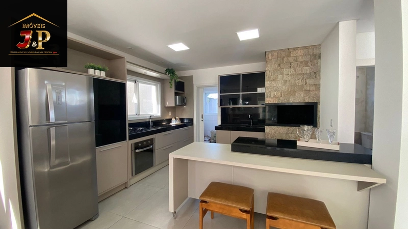 Casa de alto padrão com 3 dormitórios: 8ª foto da galeria de imagens do imóvel