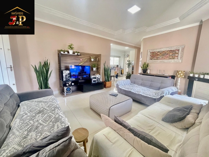 Casa incrível com 3 dormitórios à 3 quadras do mar: 15ª foto da galeria de imagens do imóvel