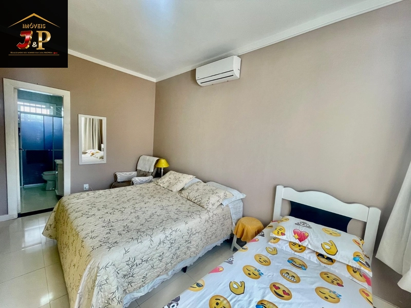 Casa incrível com 3 dormitórios à 3 quadras do mar: 30ª foto da galeria de imagens do imóvel