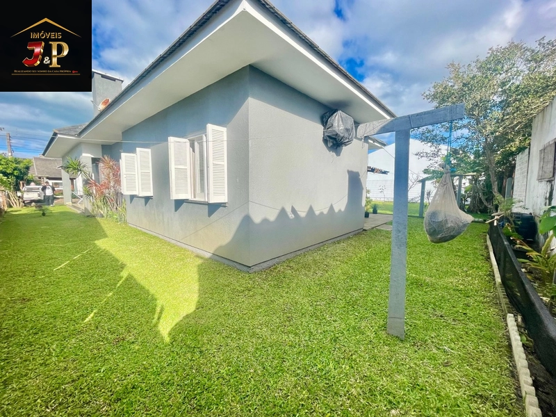 Casa incrível com 3 dormitórios à 3 quadras do mar: 8ª foto da galeria de imagens do imóvel