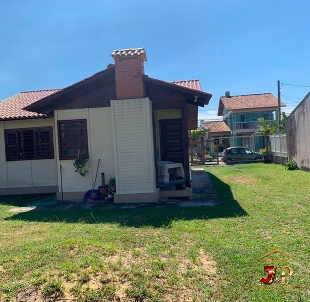 Casa aconchegante, com 2 dormitórios e grande terreno: 9ª foto da galeria de imagens do imóvel
