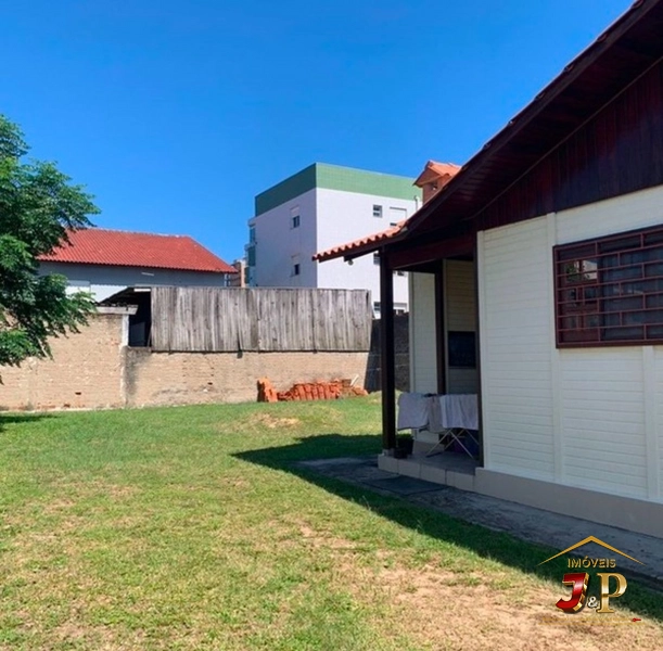 Casa aconchegante, com 2 dormitórios e grande terreno: 8ª foto da galeria de imagens do imóvel