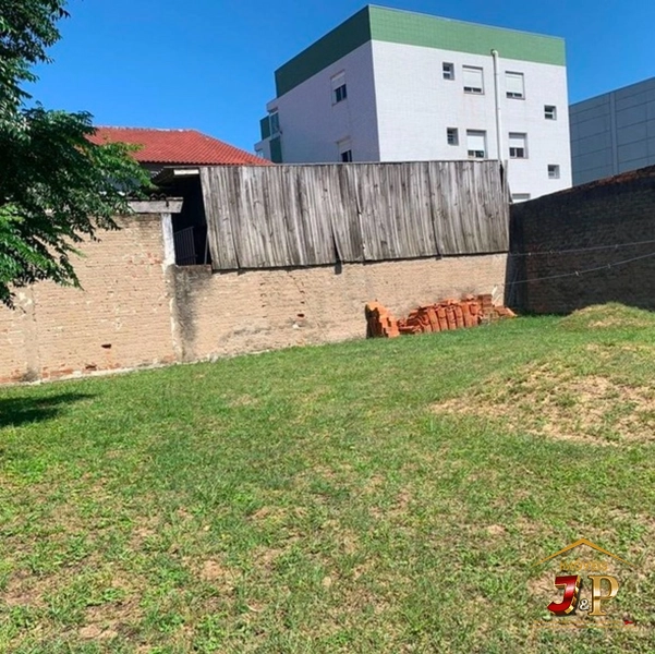 Casa aconchegante, com 2 dormitórios e grande terreno: 11ª foto da galeria de imagens do imóvel