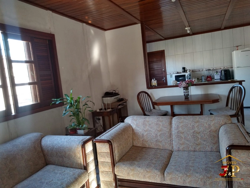 Casa aconchegante, com 2 dormitórios e grande terreno: 14ª foto da galeria de imagens do imóvel