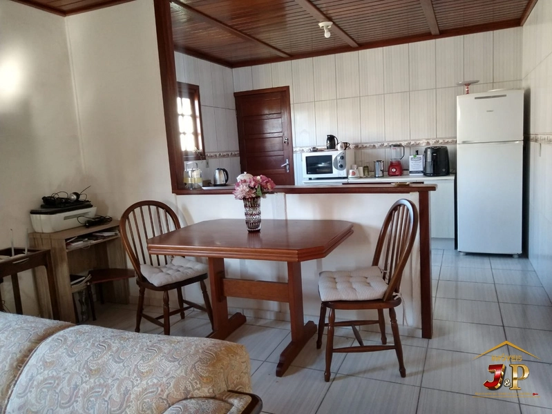 Casa aconchegante, com 2 dormitórios e grande terreno: 10ª foto da galeria de imagens do imóvel