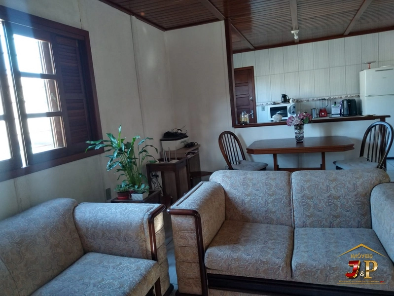 Casa aconchegante, com 2 dormitórios e grande terreno: 12ª foto da galeria de imagens do imóvel