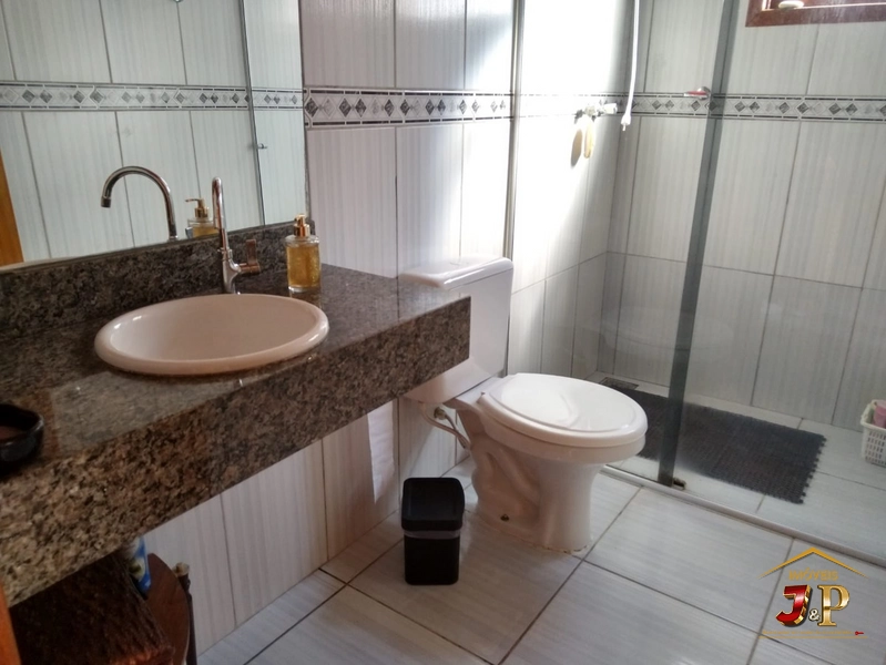 Casa aconchegante, com 2 dormitórios e grande terreno: 6ª foto da galeria de imagens do imóvel