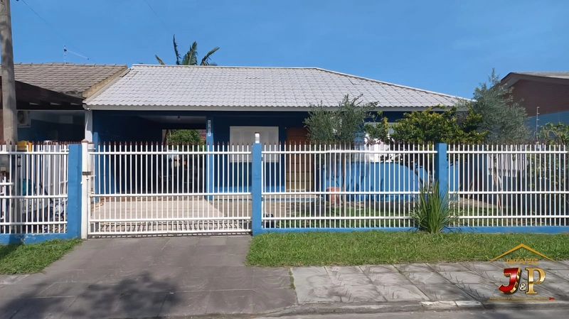 Casa mobiliada com 3 dormitórios e anexo nos fundos: 1ª foto da galeria de imagens do imóvel