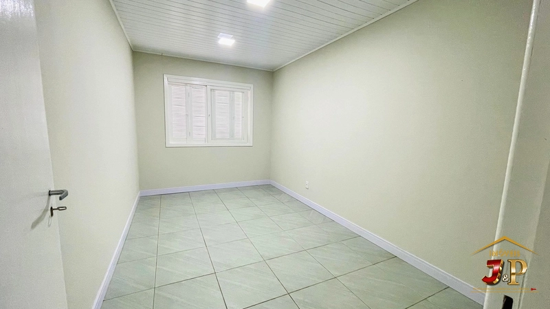 Casa com 2 dormitórios de frente a avenida: 18ª foto da galeria de imagens do imóvel