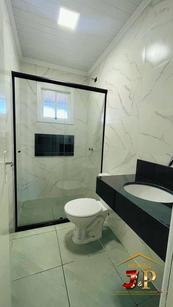 Casa com 2 dormitórios de frente a avenida: 2ª foto da galeria de imagens do imóvel