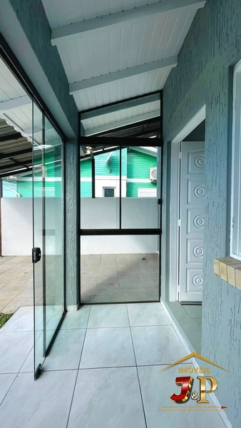 Casa com 2 dormitórios de frente a avenida: 14ª foto da galeria de imagens do imóvel
