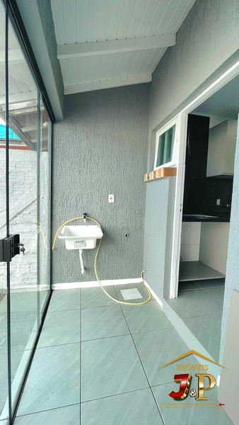 Casa com 2 dormitórios de frente a avenida: 10ª foto da galeria de imagens do imóvel