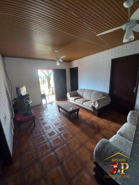 Casa a 100m da praia com 4 dormitórios: 9ª foto da galeria de imagens do imóvel