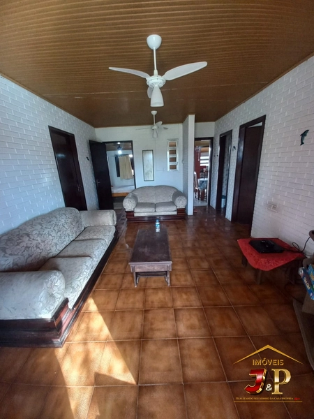 Casa a 100m da praia com 4 dormitórios: 8ª foto da galeria de imagens do imóvel