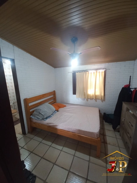 Casa a 100m da praia com 4 dormitórios: 4ª foto da galeria de imagens do imóvel