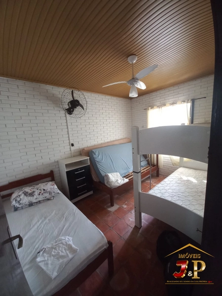 Casa a 100m da praia com 4 dormitórios: 27ª foto da galeria de imagens do imóvel