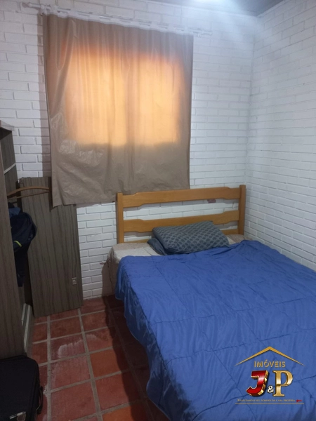 Casa a 100m da praia com 4 dormitórios: 2ª foto da galeria de imagens do imóvel
