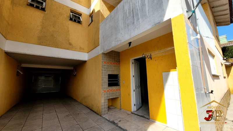 Apartamento com 3 dormitórios em Capão Novo: 1ª foto da galeria de imagens do imóvel